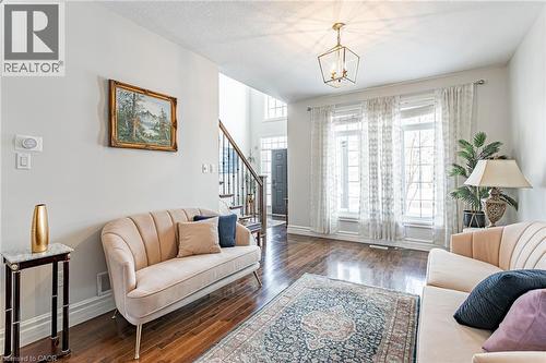 1989 Quarrier Road, London, ON - Indoor Photo Showing Living Room