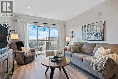 50 Grand Avenue S Unit# 712, Cambridge, ON - Indoor Photo Showing Living Room