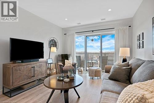 50 Grand Avenue S Unit# 712, Cambridge, ON - Indoor Photo Showing Living Room