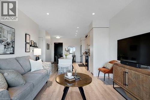 50 Grand Avenue S Unit# 712, Cambridge, ON - Indoor Photo Showing Living Room