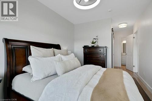 50 Grand Avenue S Unit# 712, Cambridge, ON - Indoor Photo Showing Bedroom