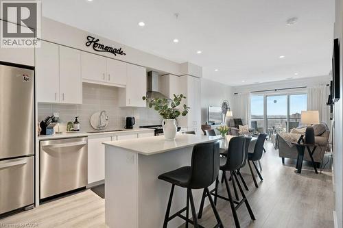 50 Grand Avenue S Unit# 712, Cambridge, ON - Indoor Photo Showing Kitchen With Upgraded Kitchen