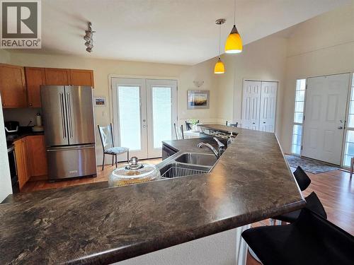 452 Forest Crowne Rise, Kimberley, BC - Indoor Photo Showing Kitchen With Double Sink