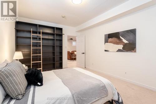 4680 Mcleod Road, Burlington, ON - Indoor Photo Showing Bedroom