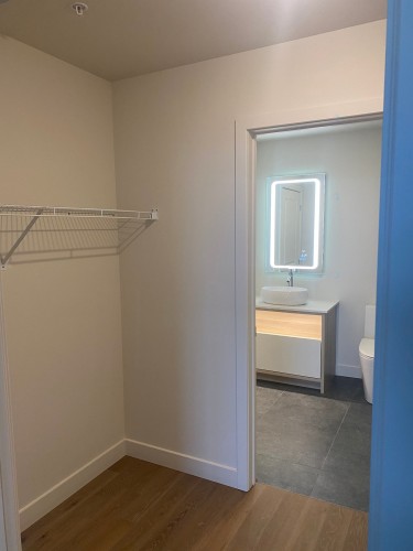 Penderie (Walk-in) - 312-3000 Boul. Thimens, Montréal (Saint-Laurent), QC - Indoor With Storage