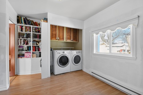 Salle de lavage - 71 45E Avenue, Saint-Eustache, QC - Indoor Photo Showing Laundry Room