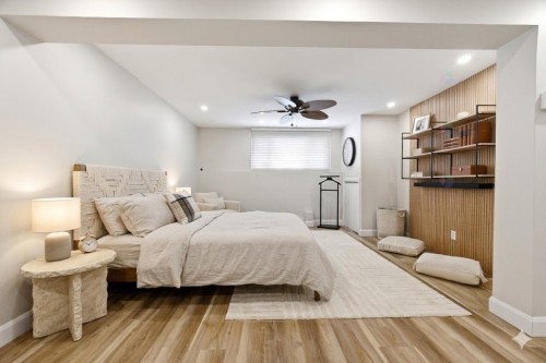 Chambre à coucher - 2118 Rue De Murcie, Laval (Vimont), QC - Indoor Photo Showing Bedroom