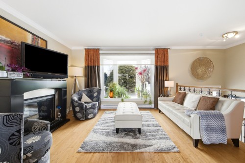 Salon - 2118 Rue De Murcie, Laval (Vimont), QC - Indoor Photo Showing Living Room With Fireplace