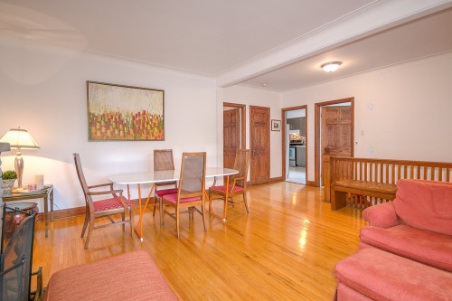 Salon - 5581 Place Beaminster, Montréal (Côte-Des-Neiges/Notre-Dame-De-Grâce), QC - Indoor