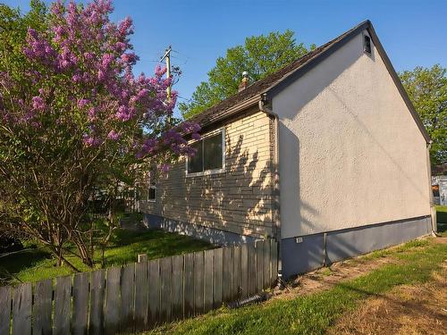 158 Front Street  Thunder Bay, ON P7A 4K7