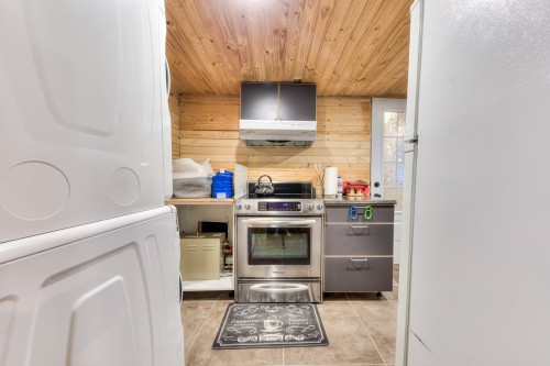 Cuisine - 3255 Route 327, Harrington, QC - Indoor Photo Showing Laundry Room