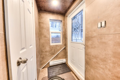 Hall d'entrée/Vestibule - 3255 Route 327, Harrington, QC - Indoor Photo Showing Other Room