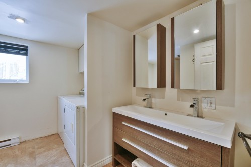 Chambre à coucher - 1811 Ch. Beaudoin, L'Assomption, QC - Indoor Photo Showing Bathroom