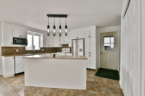 Cuisine - 1811 Ch. Beaudoin, L'Assomption, QC - Indoor Photo Showing Kitchen