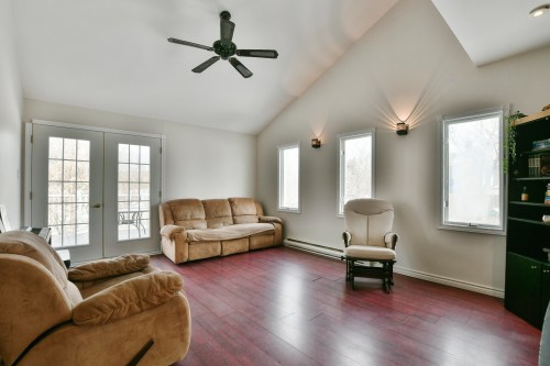 Salon - 1811 Ch. Beaudoin, L'Assomption, QC - Indoor Photo Showing Living Room