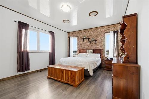 166 David'S Bay, Mitchell, MB 