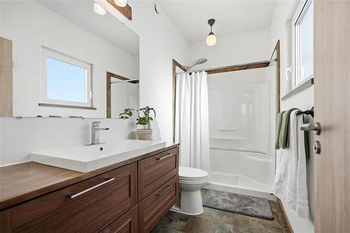 166 David'S Bay, Mitchell, MB 