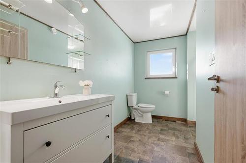 166 David'S Bay, Mitchell, MB 