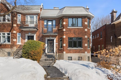 3767 Av. Grey  Montréal (Côte-Des-Neiges/Notre-Dame-De-Grâce), QC H4A 3N8