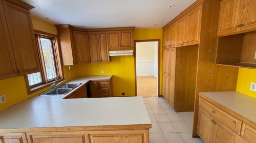 Cuisine - 89 Prince Street, Beaconsfield, QC - Indoor Photo Showing Kitchen With Double Sink