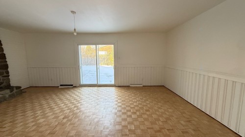 Salle familiale - 89 Prince Street, Beaconsfield, QC - Indoor Photo Showing Other Room