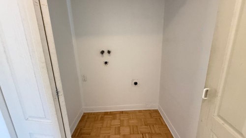 Salle de lavage - 89 Prince Street, Beaconsfield, QC - Indoor Photo Showing Other Room