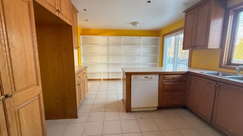 Cuisine - 89 Prince Street, Beaconsfield, QC - Indoor Photo Showing Kitchen With Double Sink