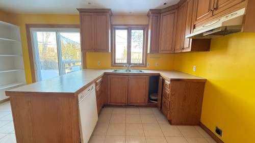 Cuisine - 89 Prince Street, Beaconsfield, QC - Indoor Photo Showing Kitchen With Double Sink