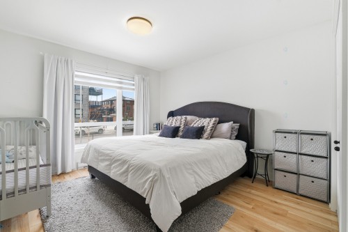 Chambre à coucher principale - 4129 Rue Bernard-Hubert, Longueuil (Saint-Hubert), QC - Indoor Photo Showing Bedroom