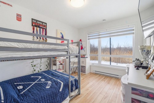 Chambre à coucher - 4129 Rue Bernard-Hubert, Longueuil (Saint-Hubert), QC - Indoor Photo Showing Bedroom
