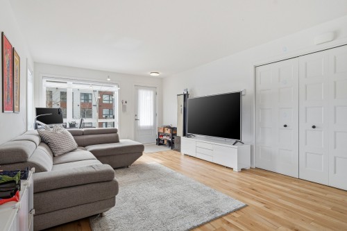 Salon - 4129 Rue Bernard-Hubert, Longueuil (Saint-Hubert), QC - Indoor Photo Showing Living Room