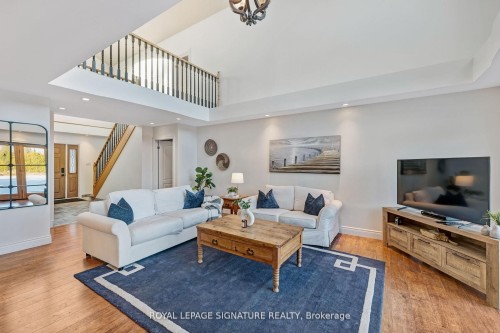 5359 Eighth Line, Erin, ON - Indoor Photo Showing Living Room