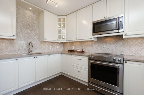 1607-1359 White Oaks Boulevard, Oakville, ON - Indoor Photo Showing Kitchen