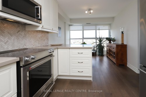 1607-1359 White Oaks Boulevard, Oakville, ON - Indoor Photo Showing Kitchen