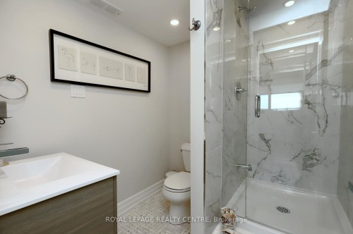 1607-1359 White Oaks Boulevard, Oakville, ON - Indoor Photo Showing Bathroom