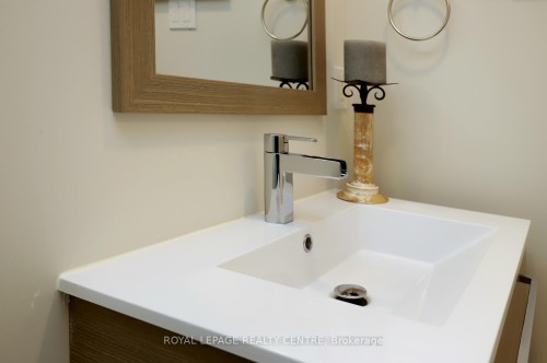 1607-1359 White Oaks Boulevard, Oakville, ON - Indoor Photo Showing Bathroom