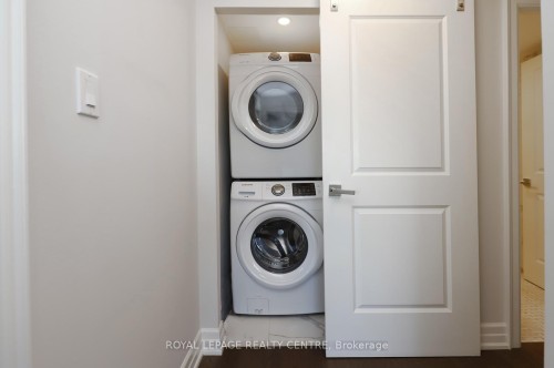 1607-1359 White Oaks Boulevard, Oakville, ON - Indoor Photo Showing Laundry Room