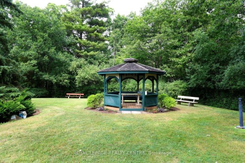 1607-1359 White Oaks Boulevard, Oakville, ON - Outdoor With Backyard