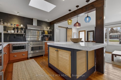 22 Rice Drive, King, ON - Indoor Photo Showing Kitchen