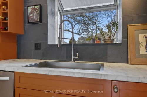22 Rice Drive, King, ON - Indoor Photo Showing Kitchen