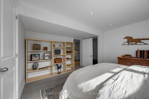 22 Rice Drive, King, ON - Indoor Photo Showing Bedroom