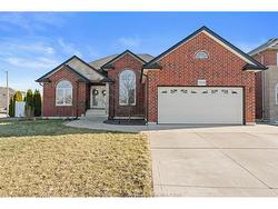 2535 SKINNER  Lasalle, ON N9H 2R6