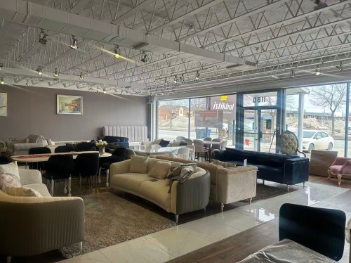 Commerce - 1180 Boul. Curé-Labelle, Laval (Chomedey), QC - Indoor