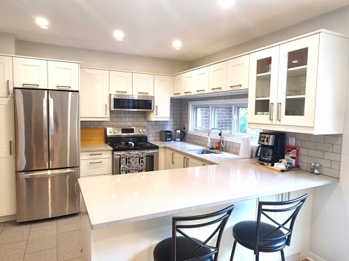 Cuisine - 1077 Rue Rochon, Montréal (Saint-Laurent), QC - Indoor Photo Showing Kitchen