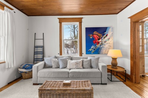 Salon - 2916Z Côte St-Charles, Saint-Lazare, QC 