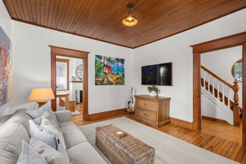 Salon - 2916Z Côte St-Charles, Saint-Lazare, QC 