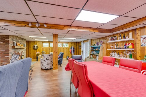 Salle familiale - 6 Rue De L'Abitibi, Cantley, QC - Indoor