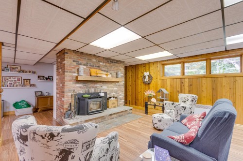Salle familiale - 6 Rue De L'Abitibi, Cantley, QC - Indoor With Fireplace