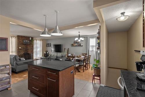 46 Finestone St, Winnipeg, MB 