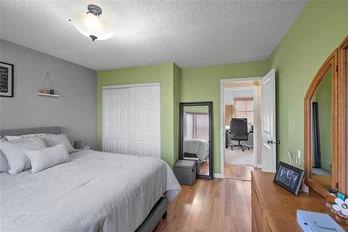 46 Finestone St, Winnipeg, MB 